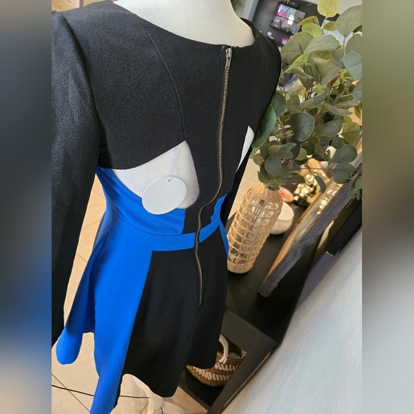 Finders Keepers Black and Blue Long Sleeve Open Back Mini Dress Size S - Picture 9 of 9